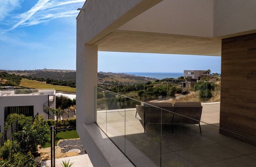Estepona Villa | Villa Castaño sea views with heated Pool | Estepona | 8p