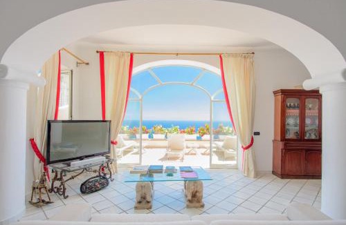 Praiano Villa | Villa Cristina -No steps-Amalfi Coast Views -Hot tube