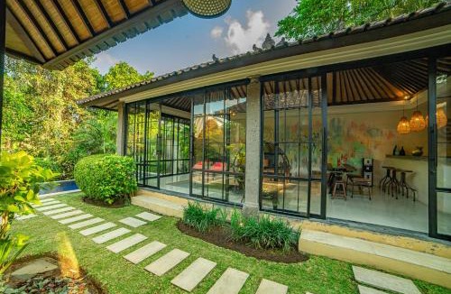 Tumbak Bayuh Villa | Villa Elysium Fields - Rustic Meets Industrial Chic Design