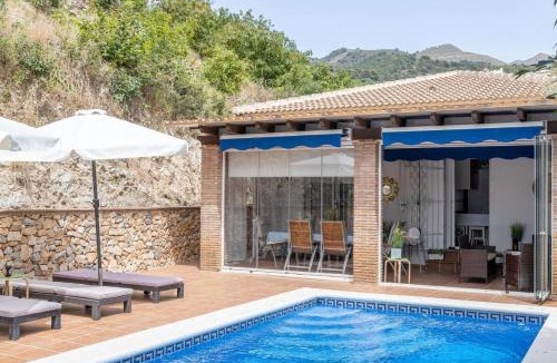 Canillas de Albaida House | Villa Flamenca, comoda con piscina privada, barbacoa by AndaraHolidays