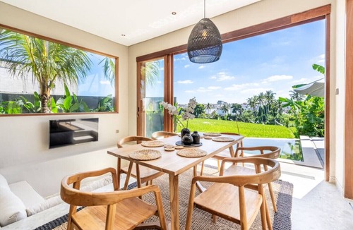 Tumbak Bayuh House | Villa Glentana - 3BR EPIC Sunset Villa