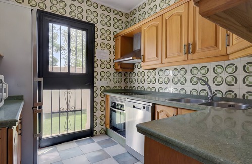 San Pedro de Alcantara Villa | Villa 'Guadiaro' with Mountain View, Wi-Fi and Air Conditioning