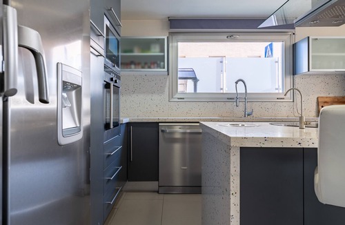 Fuengirola Villa | Villa 'Los Almendros Fuengirola' with Mountain View, Wi-Fi and Air Conditioning