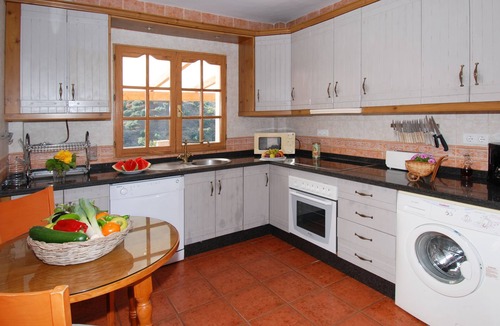Comares Villa | Villa Los Pinos,10 people, HEATED POOL, WIFI, A/C, Petfriendly, magnificent view