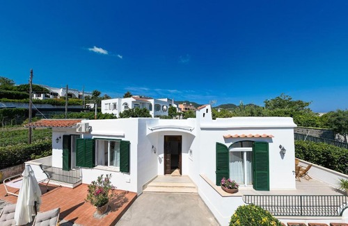 Ischia Ponte Villa | Villa Maddalena a Ischia, Piscina, Giardino Attrezzato, Terrazzi e Parcheggio privato