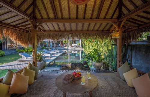 Munggu Villa | Villa Mandalay Dua | Seseh 4BR Villa — Pool, Rice-View & Staff