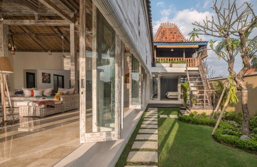 Berawa Villa | Villa Manggala - 13 mins walk to Berawa Beach