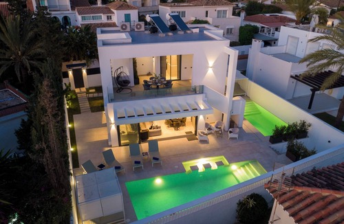 Carib Playa Villa | Villa Marbesa White Pearl