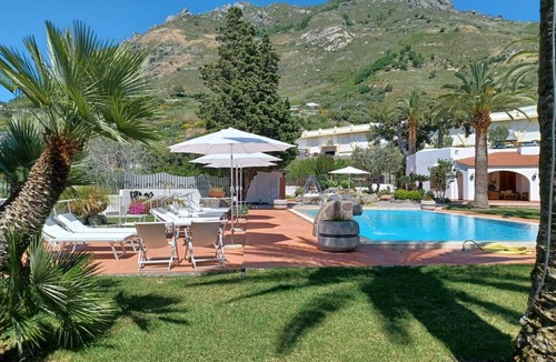 Succhivo Apartment | Villa Martina - "Oleandro" apartment, in the annex of a prestigious Villa