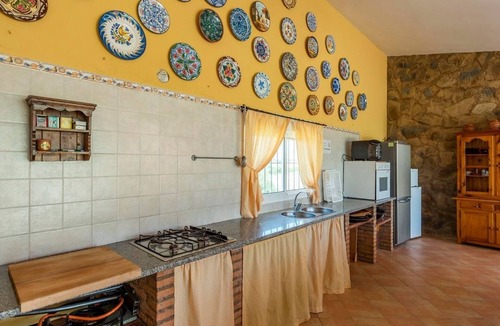 Teba Villa | Villa 'Martinica' with Lake View, Wi-Fi and Air Conditioning