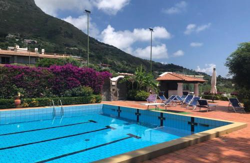 Succhivo Villa | Villa Moma con giardino, tennis e piscina panoramica