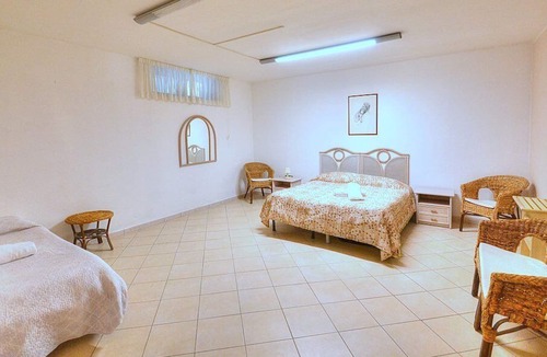 Agropoli Villa | Villa Nives: A spacious three-story villa situated at a short distance from the beach, with Free WI-FI.