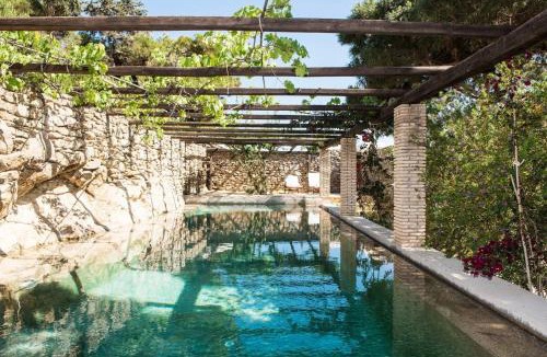 Drafaki Villa | Villa Oasis A magical Garden in Mykonos Town