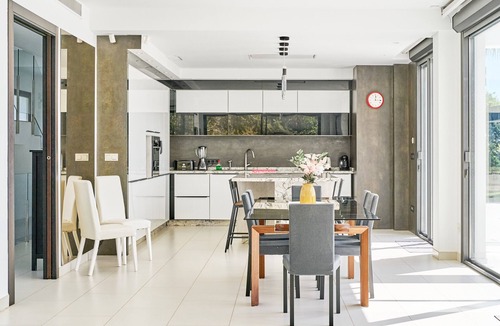 Pinares de San Anton Villa | Villa 'Palacio Nazari' with Private Pool, Wi-Fi and Air Conditioning