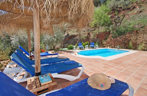Comares Villa | Villa Roble – Magnificent Villa for 8 People, HEATED POOL & Pet Friendly