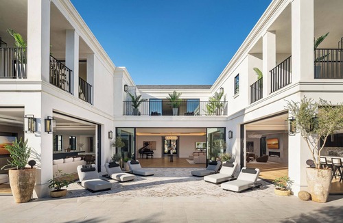Beverly Hills Villa | Villa Royale by LuxJB 🏆 Mega Mansion 🏆 Pickleball & Basketball Court & Mini Golf