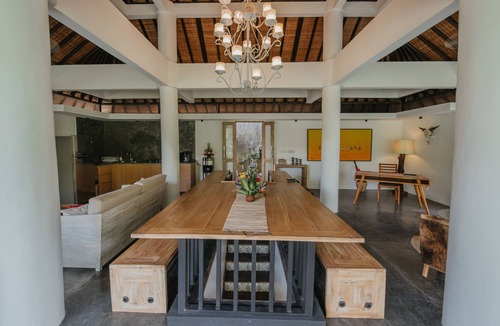 Petulu Villa | Villa Santana ★ Deluxe Villa with huge living area and fast wifi