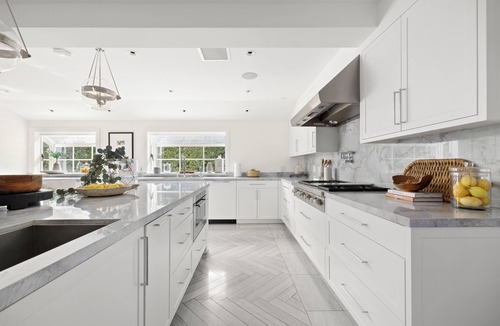 The Flats Villa | VILLA SIENA ~ BEVERLY HILLS ~ Privately gated, Pool & Spa ~ Family vacation
