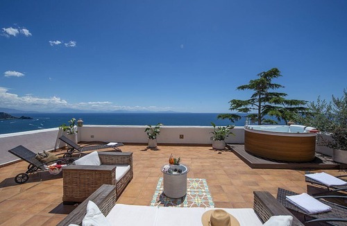 Praiano House | Villa Solare: A characteristic two-story independent house which faces the sun and the sea, with Free WI-FI.
