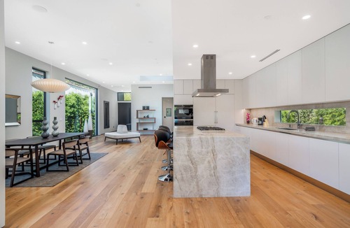 Beverly Hills Villa | Villa Stella by LuxJB 🏆 Family Friendly Villa Near Rodeo Drive 🏆 Heated Pool
