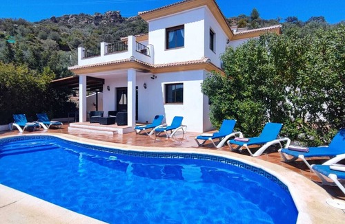 Comares Villa | Villa Torcal 3, Heated pool , wifi, walk to bar! BBQ, Petfriendly
