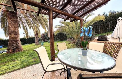 La Gaspara House | Villa Tranquilla - Sea View Apartments with Pool - Walk to Beach - Family and pet Friendly