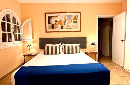 La Gaspara House | Villa Tranquilla - Sea View Apartments with Pool - Walk to Beach - Family and pet Friendly