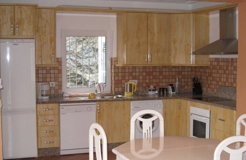 Los Romanes Villa | Villa with palm trees, pool in the mountains of Axarquia, near the sea, reservoir, close to town