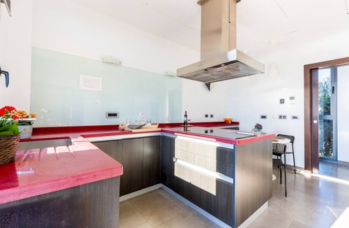 Malaga-Este Villa | Villa with Pool, Stunning Mountain View, Wi-Fi, Garden & Terrace