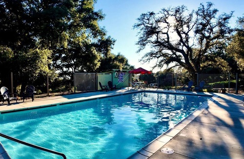 Pauma Valley House | Vintage Airstream Stay Beneath Oaks & Starry Skies in Pauma Valley, California