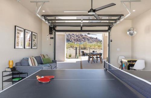 Panorama Heights House | Vista B at Panorama Villas by Fieldtrip - Luxury 2br w Pool and Views