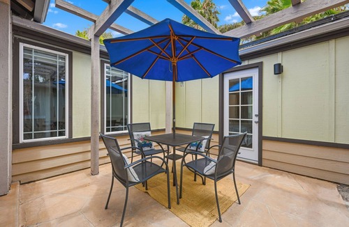 Carlsbad Village Cottage | Walk to the Beach Light and Bright 1-bedroom cottage in Carlsbad let's getaway