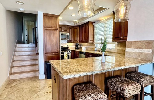 West Newport Villa | Waterfront 3 bd 2ba with amazing bay and beach views. Beach access and walkable