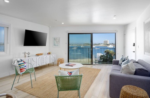 South Mission Beach Condo | Waterfront Condo | Fireworks View | Kid Friendly | Swimmable Beach