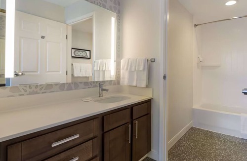 Oyster Point Hotel | Waterfront Suite | Free Breakfast, Just a short drive to Union Square