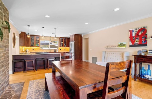 Santa Rosa House | Wine Country Retreat w/Pool, Hot Tub, Backyard & Game Nights Near Wineries