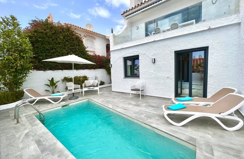 Chimenea Villa | 'Wonderful House by the sea' with Sea & Mountain View, Pool and Wi-Fi