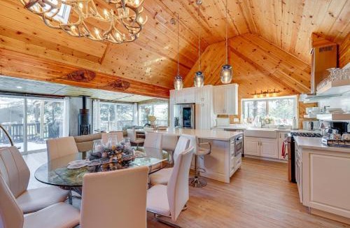 Wrightwood House | Wraparound Deck & Grill: Wrightwood Cabin Near PCT