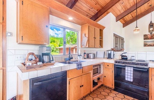 Oakhurst Villa | Yosemite 10-Acre Forest Villa with EV, Hot Tub, Game Room