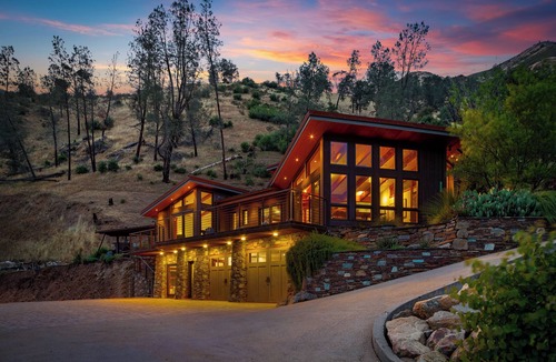 El Portal House | Yosemite Valley/Mountain Views & Soaking Tub