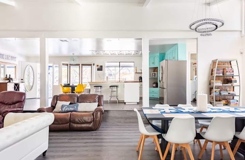 Oakhurst Villa | Yosemite Villa Sleeps 20 + Hot Tub + Game Room + Fire Pit
