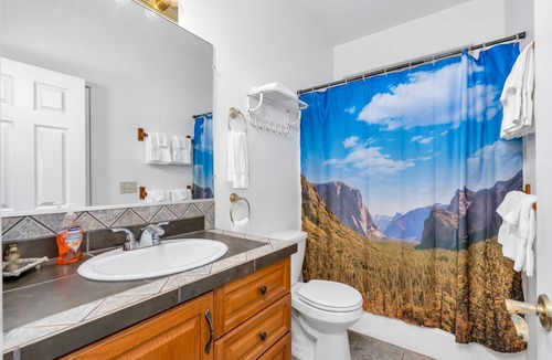 Yosemite West Cabin | Yosemite Woods – Charming Upper and Secluded 1 BDR Inside YNP!