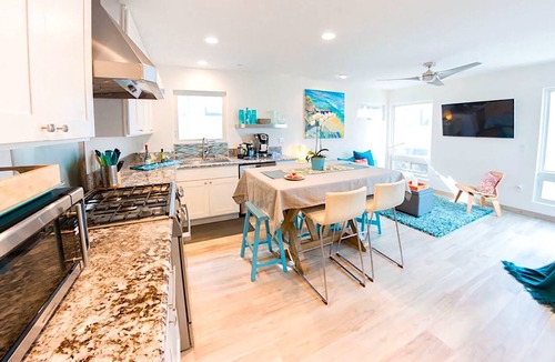 Mission Beach House | Your Beach vacation is a one click away!