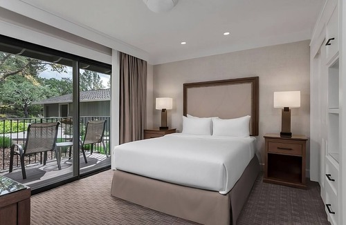 Napa Hotel | Your Best Napa Vacay Yet! Outdoor Pool & Golf Course, Close to Darioush Winery!