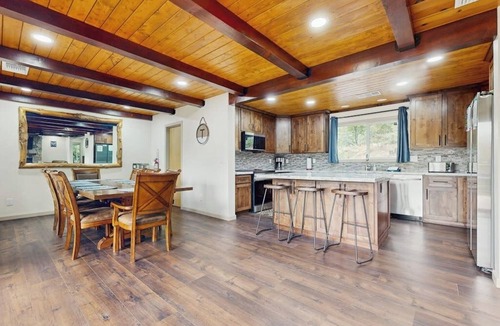 Bass Lake House | Your Perfect Lakeside Getaway with a private dock on Bass Lake