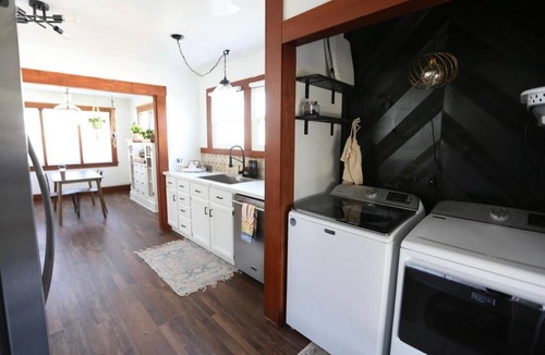 Hanford House | ZEN DEN Entire home to relax and enjoy the earthy feels..