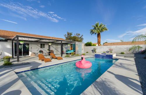 Palm Springs Villa | Zen Palm Springs Villa Pool and Mountain View