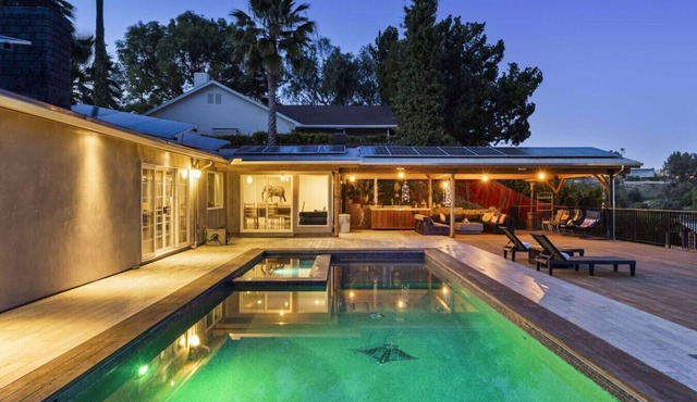 ৎ୭Middlebury Heightsৎ୭heated poolJacuzi games&more