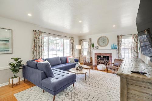 < 1 Mi to Midtown: Pet-Friendly Home in Reno!