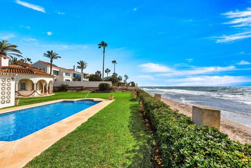 1100 Marbella Beachfront first line